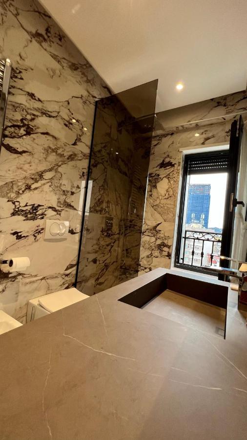 Zeus Tirana Suite Deluxe Экстерьер фото